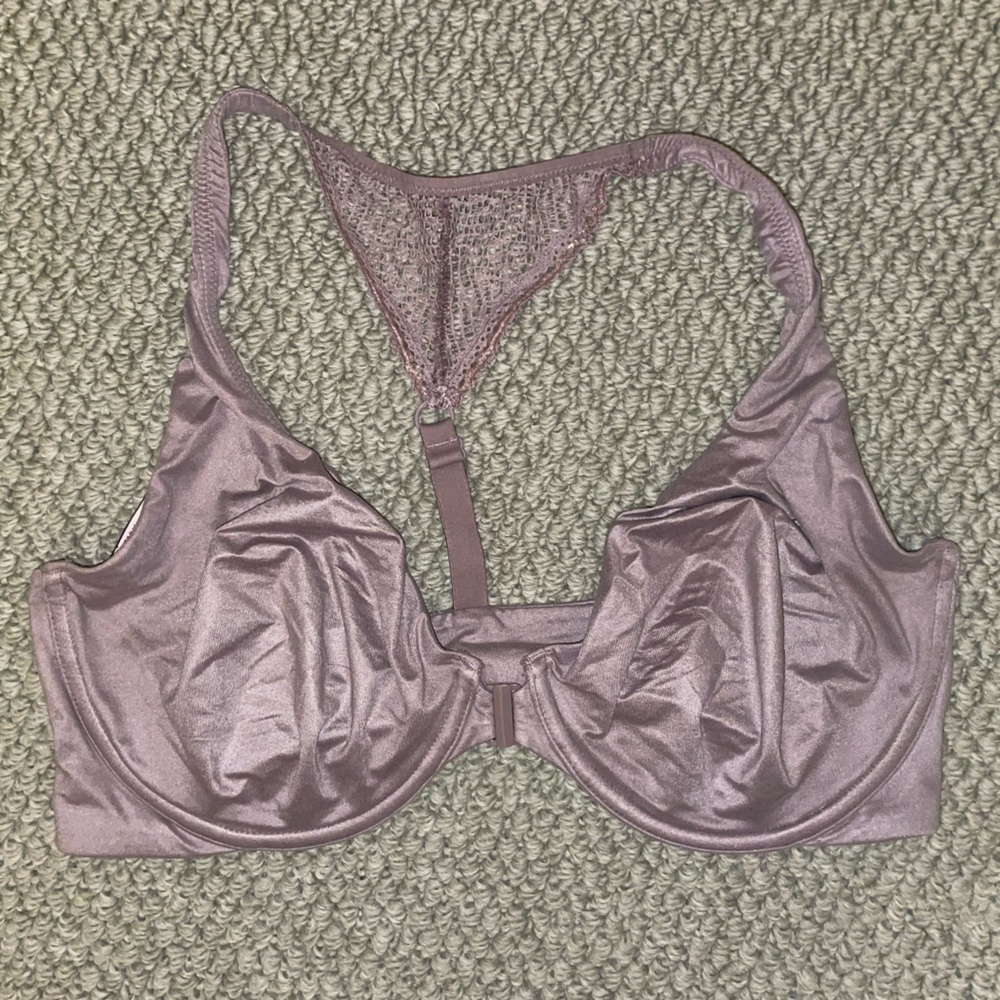 Victoria’s Secret Lace back front close unlined bra